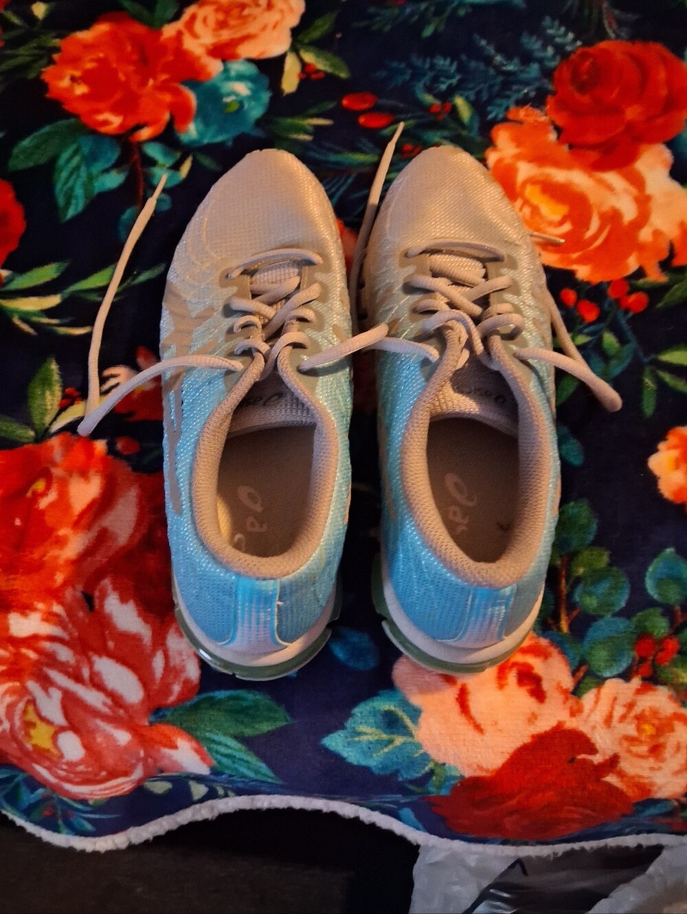 ASICS Women's Light Blue and White Athletic Sneakers Size 8.5